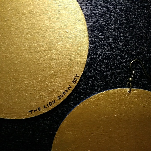 "The Lion Queen" Earrings - Picture 8 of 8